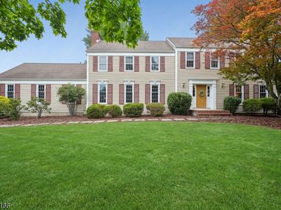 10 Sunnyfield Dr