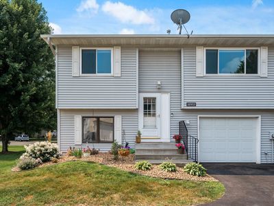 11953 Bluebird St NW