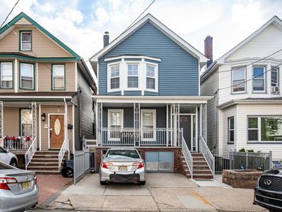203 Pearsall Ave
