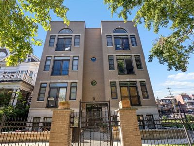 Property at 4606 N Malden St APT 3N, Chicago, IL