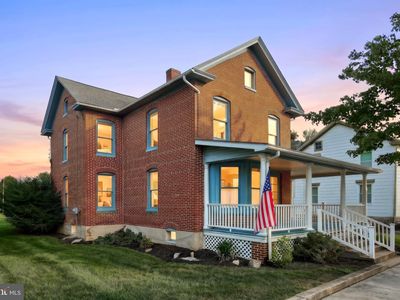 23 W Main St