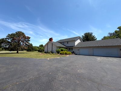 5009 Whispering Pine Cir