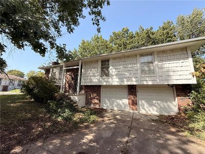 417 SW Redwood Dr