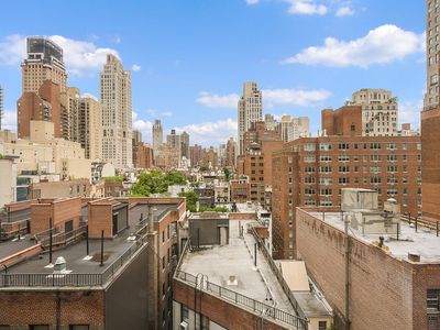 229 E 79th St #10D