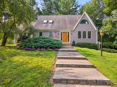 5 Acorn Ln