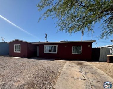 616 Smoketree Dr