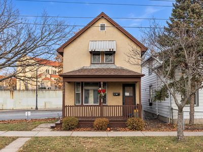 366 Hope St