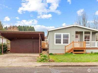 643 NW Hickory Street