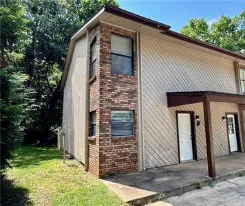 2101 N East Oaks Dr