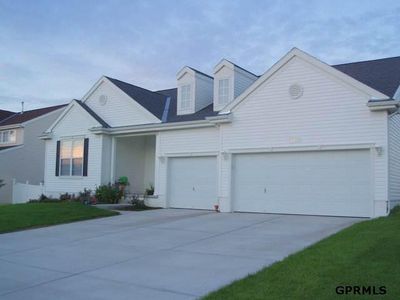 Property at 2311 Glacier Dr, Papillion, NE
