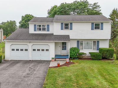 Property at 5354 Vineyard Dr, Clay, NY