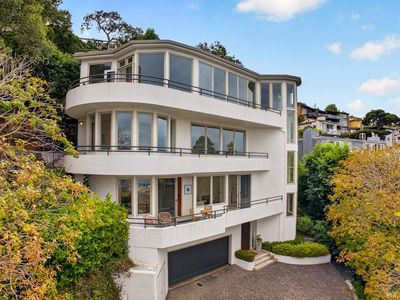 63 Bulkley Avenue