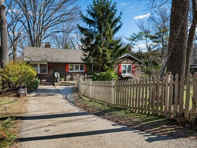 41 Lakeside Drive