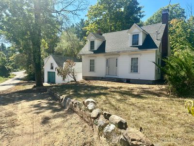10 Hendrickson Drive