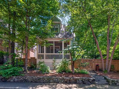 76 Hawthorn St