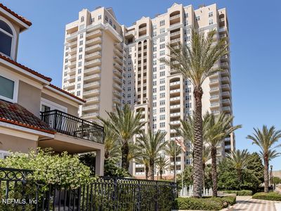 400 E BAY Street E #804