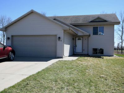 108 Twin Oaks Ln
