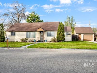 489 NW 4th Ave