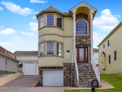 106 Edgegrove Ave