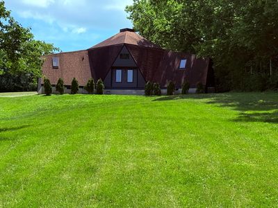 1989 Greentree Dr