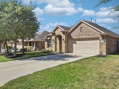 637 Maple Point Dr E