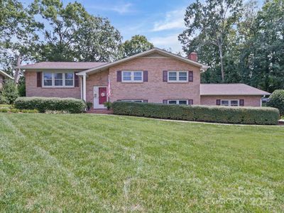 Property at 606 Brookgreen Dr, Dallas, NC