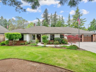 1921 SE Douglas Pl