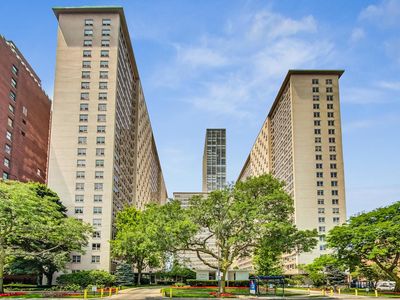 3950 N Lake Shore Dr APT 2202