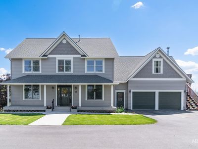 1673 Christopher Ln