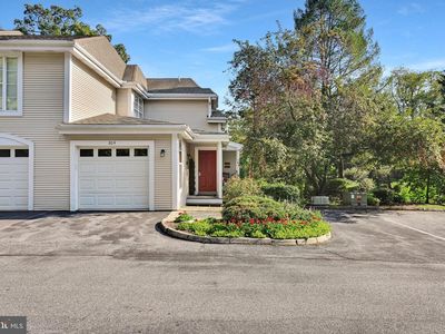Property at 804 Country Place Dr, Lancaster, PA