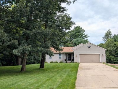 3230 Sarah Cir