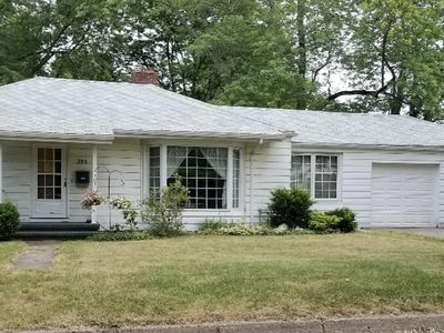 298 McKinley Ave N
