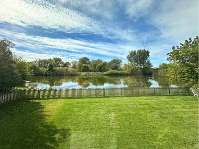 1102 N Fairbrook Dr