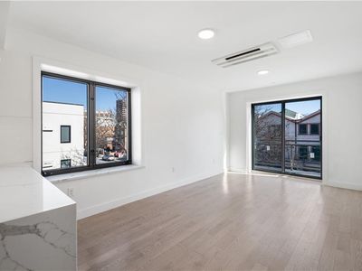 168 Bay 49th St #2B