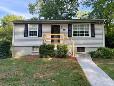 7 Lake Shore Ln