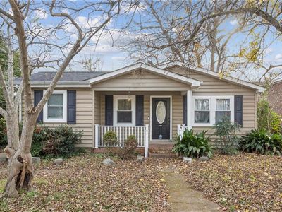 527 Ashlawn Dr