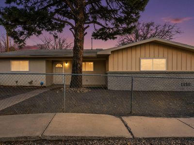 13000 Lomas Verdes Ave NE