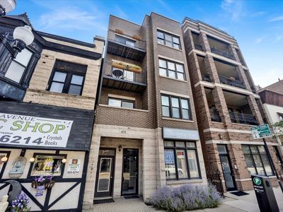 4151 N Lincoln Ave Unit 2