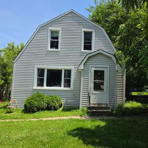 1611 N Pleasant Dr