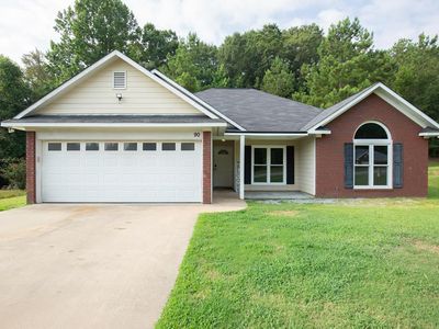 90 Redwood Dr