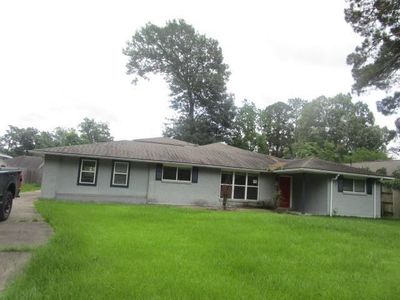 477 Nassau Dr