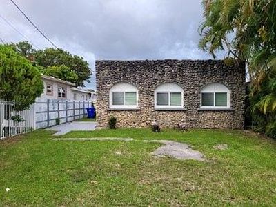 511 NW 62nd Ave