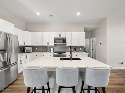 8276 Aurora Peak Ave