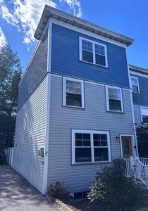 32 Cobden St #1
