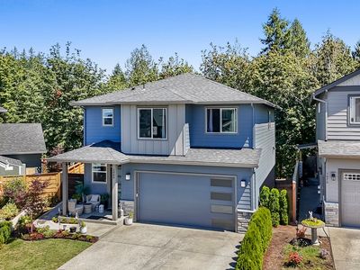 1066 NE Regan Hill Loop