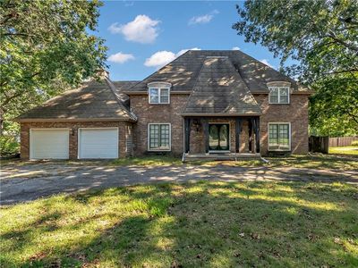Property at 1000 S Stratford Rd, Olathe, KS