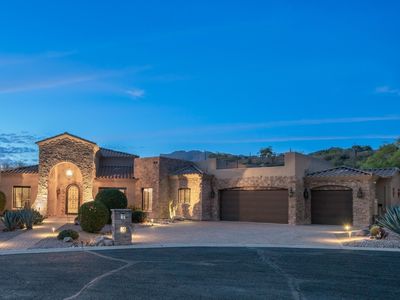 8920 E QUAIL COVE Lane