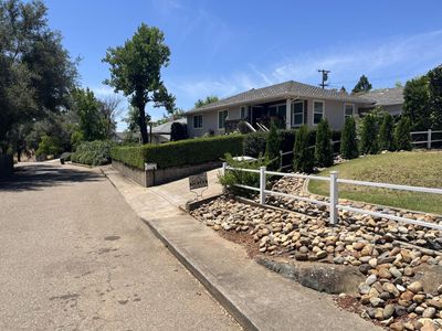 215 E Sierra View Dr