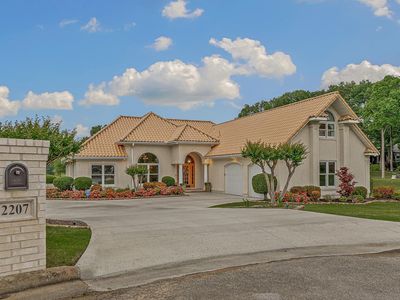 2207 Doral Cv