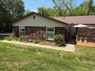 906 E Commons Dr